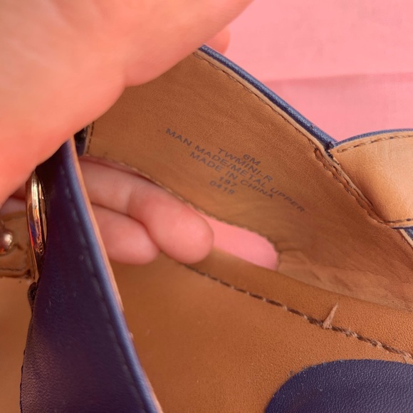 Sandals - Picture 3 of 4